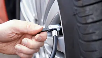 Autoreifen Aufpumpen Tankstelle ✓ ULTIMATIVE ANLEITUNG: Wie Auto  Reifendruck prüfen & Auffüllen??? 