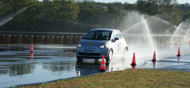 Aquaplaning – Die Gefahr Der Nassen Fahrbahn » Oponeo.de