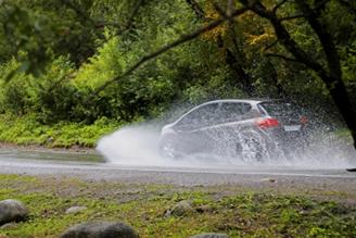 Aquaplaning – Die Gefahr Der Nassen Fahrbahn » Oponeo.de